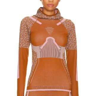 True Strength Seamless Yoga Longsleeve Hood