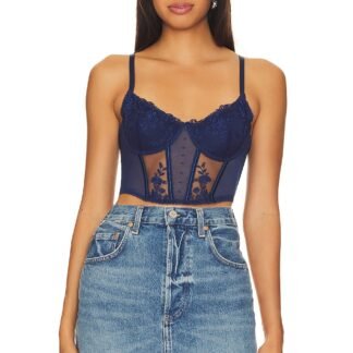 Nicolette Bustier