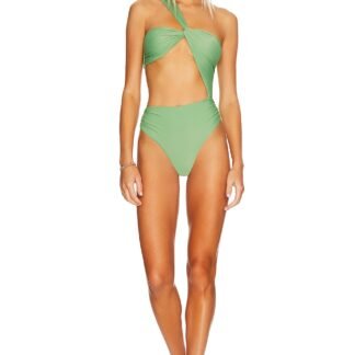 Elvia One Piece